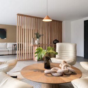 Aura – Separador de Ambientes en Madera Lenga