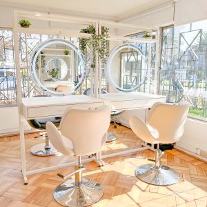 MakeUp & Hair Station – Estación Dual de Belleza